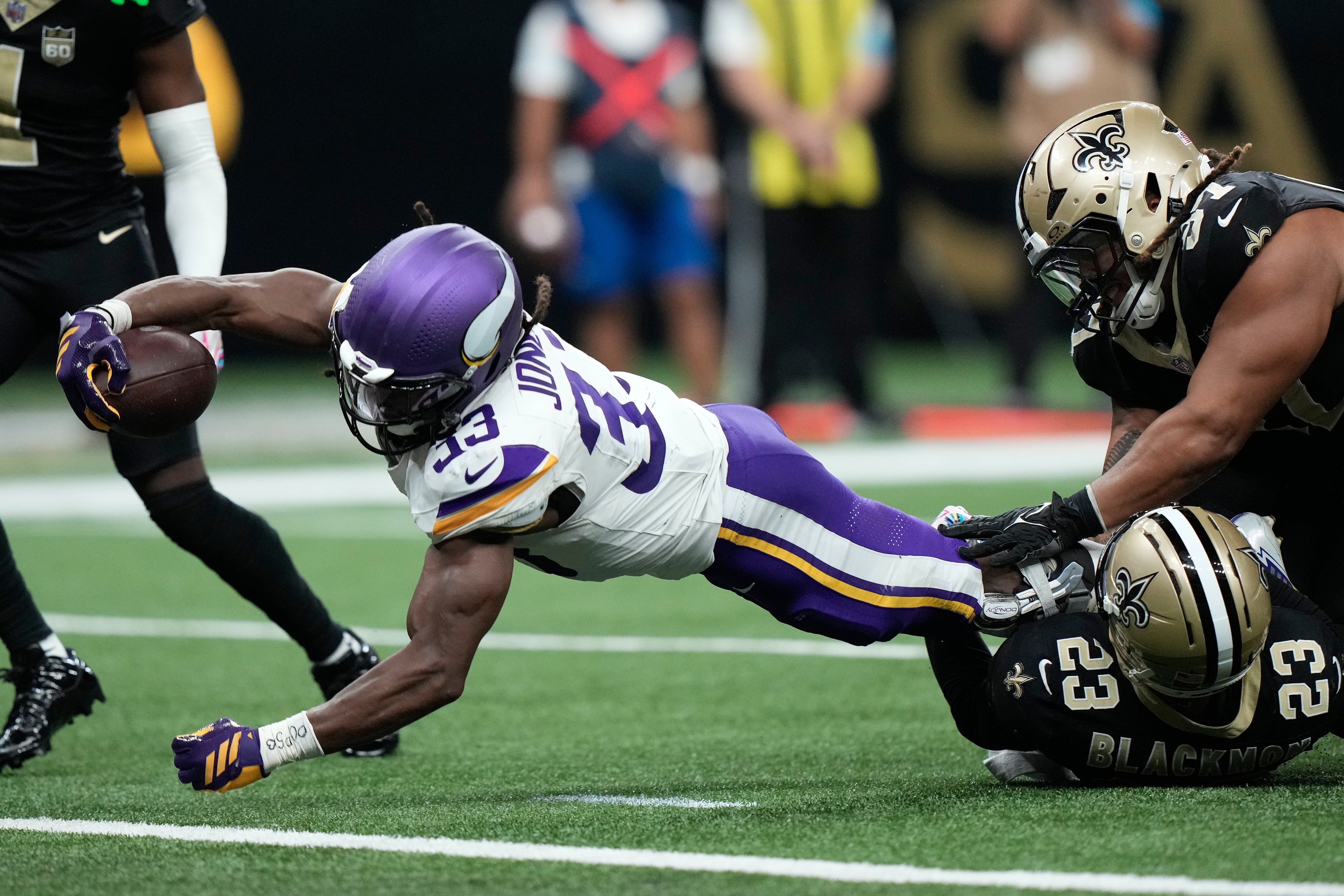 Minnesota Vikings Extend Unbeaten Streak with Victory Over New Orleans Saints